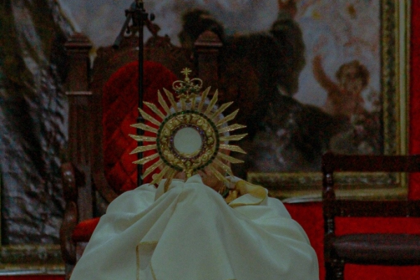 cita-eucaristica-1127C68D5A7-C281-BFC7-9B1A-0EA91ECA0C91.jpg