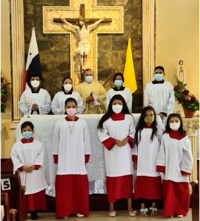 Consagración de Nuevos Servidores del Altar - Parroquia Nuestra Señora de la Asunción