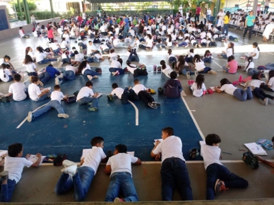 Niños del Colegio Agustiniano pintan la JMJ